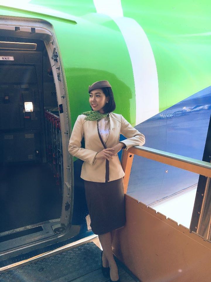 Profile cô tiếp viên hàng không đang khiến MXH rần rần, hoá ra từng nổi  cùng thời với Ngân Sát Thủ